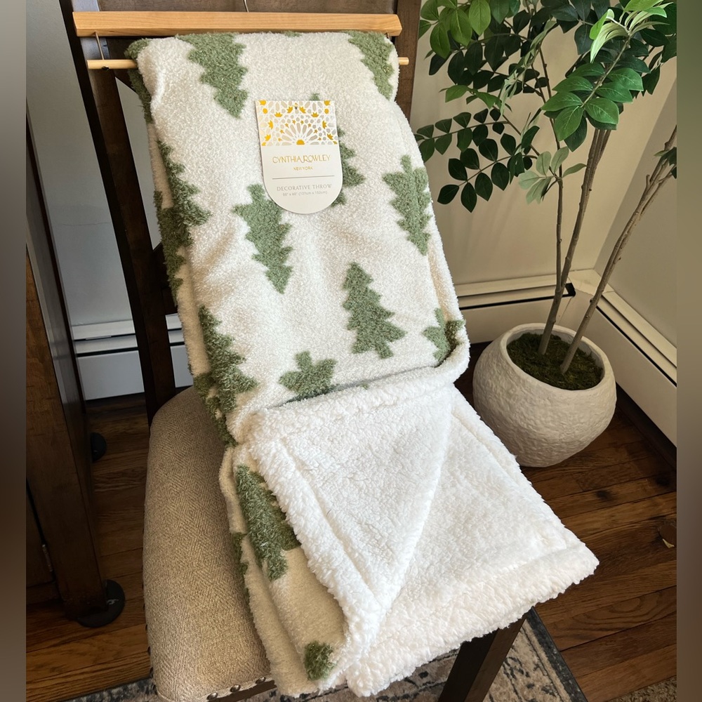 Cynthia Rowley Christmas Tree Sherpa Throw Blanket NEW